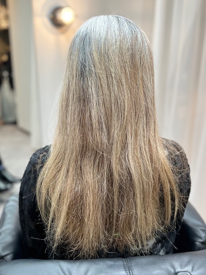 60代、ロングからグレーヘアのベリーショートへ|着物にも似合うスタイル/後ろ斜め・ビフォー