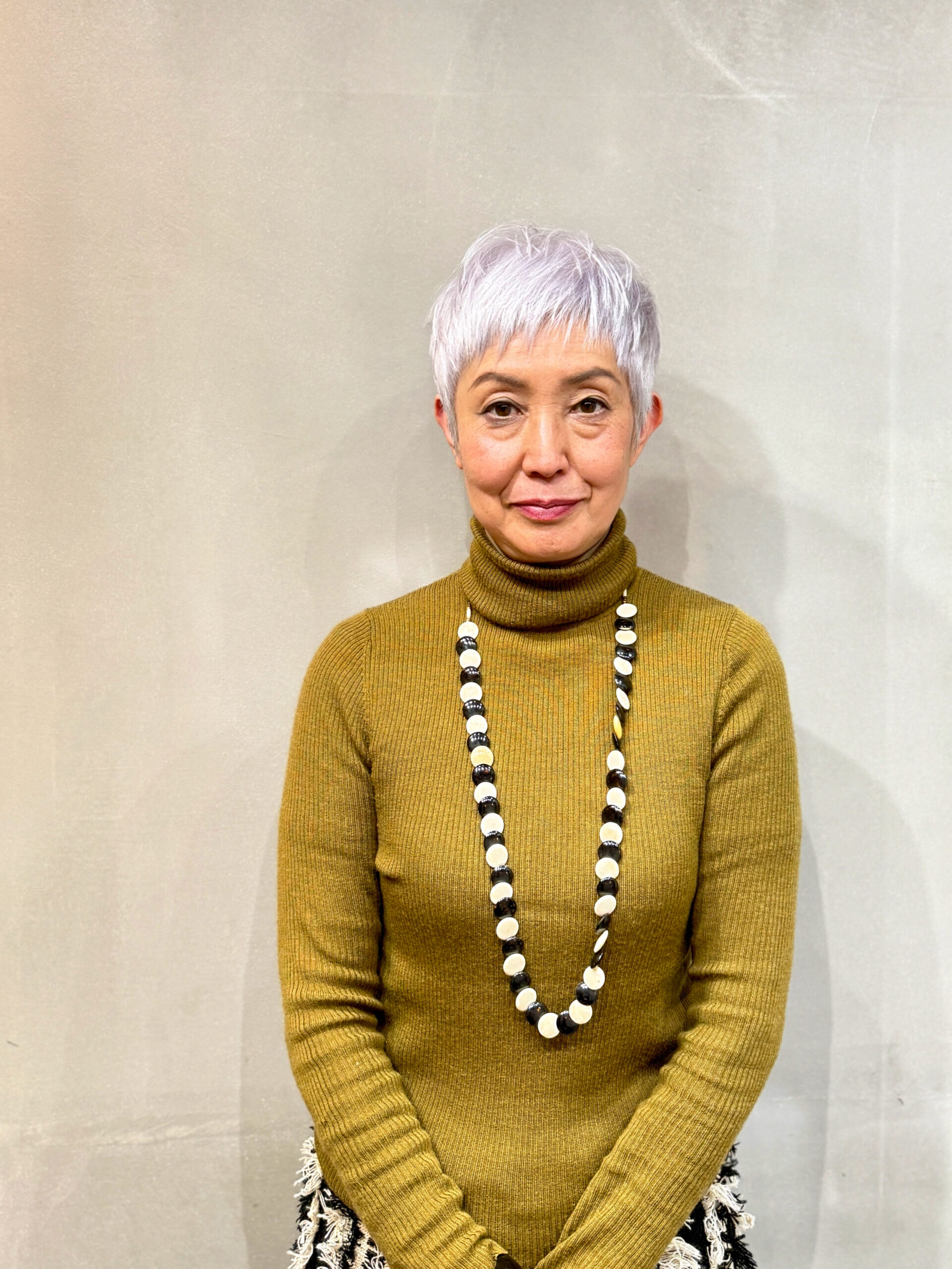 大人女性のショートヘア スタイル写真